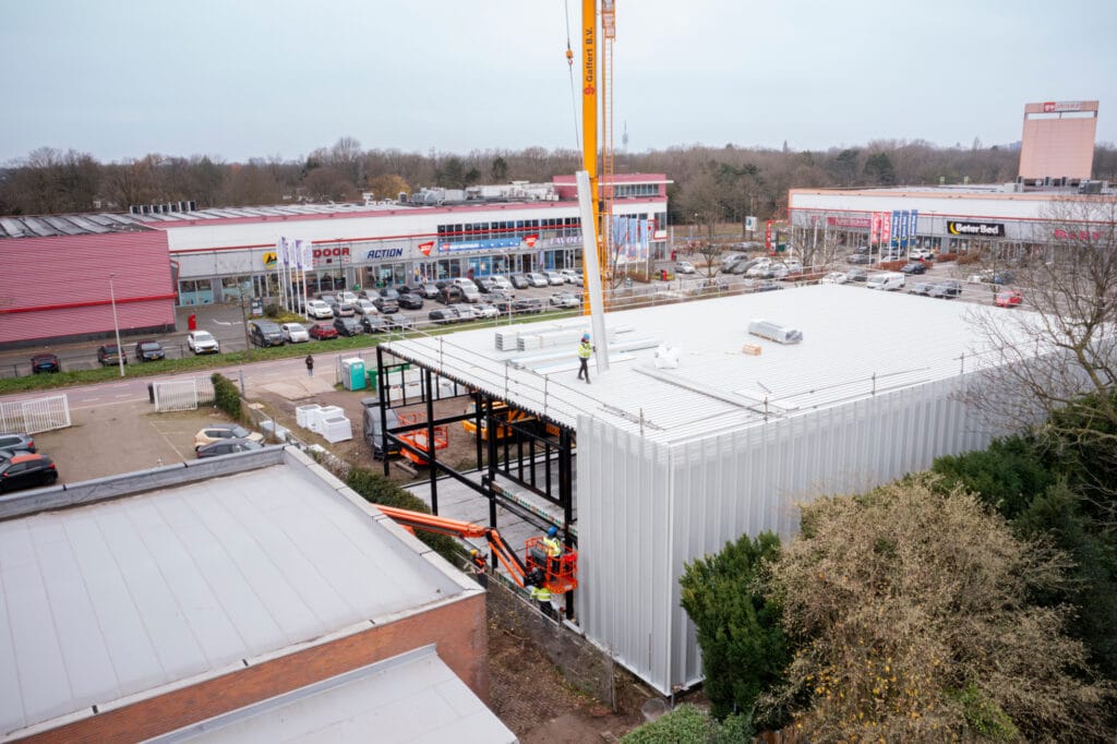 Beplating-Roosendaal_Sport-&-Slankstudio_De-Meijer-Staalbouw_Drive-in_Units_Brandnodig-Creative-Agency-(3)