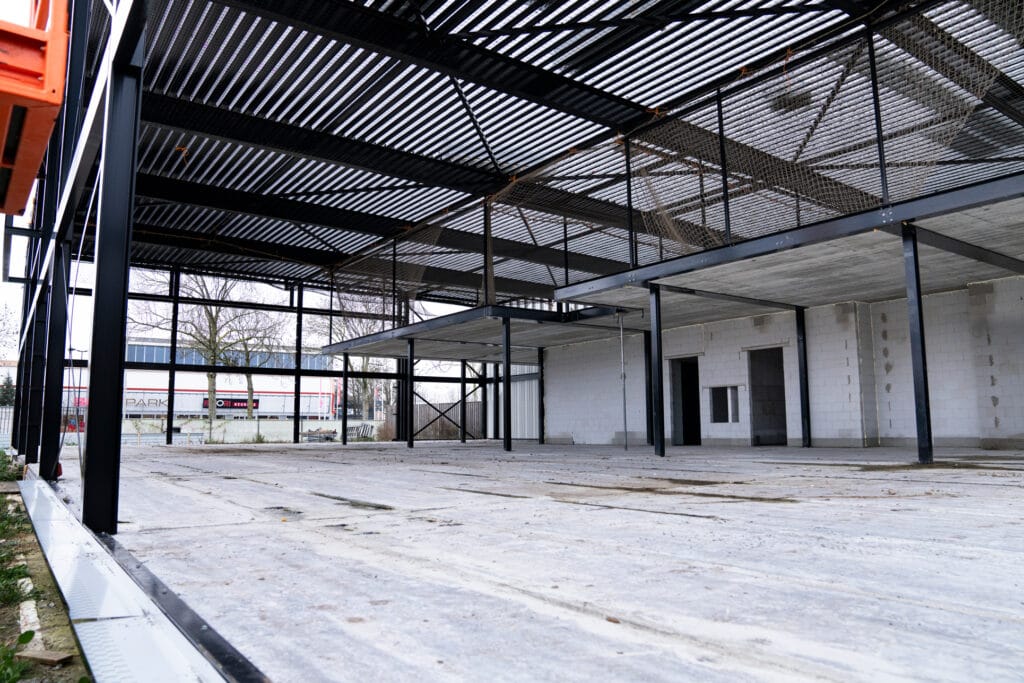 Beplating-Roosendaal_Sport-&-Slankstudio_De-Meijer-Staalbouw_Drive-in_Units_Brandnodig-Creative-Agency-(5)