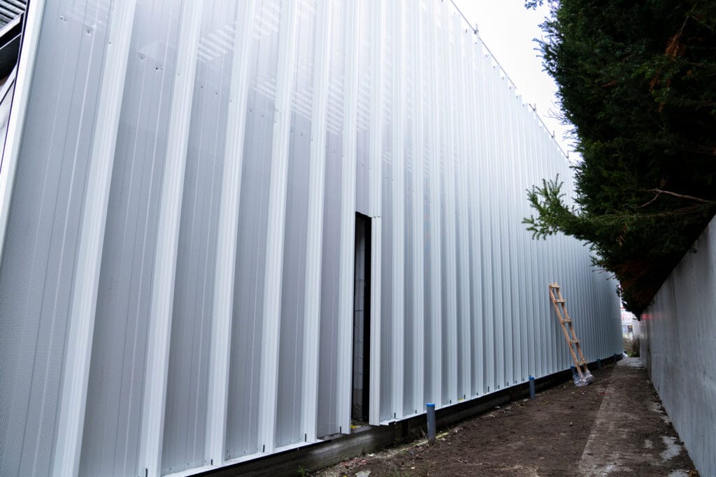 Beplating-Roosendaal_Sport-&-Slankstudio_De-Meijer-Staalbouw_Drive-in_Units_Brandnodig-Creative-Agency-(7)